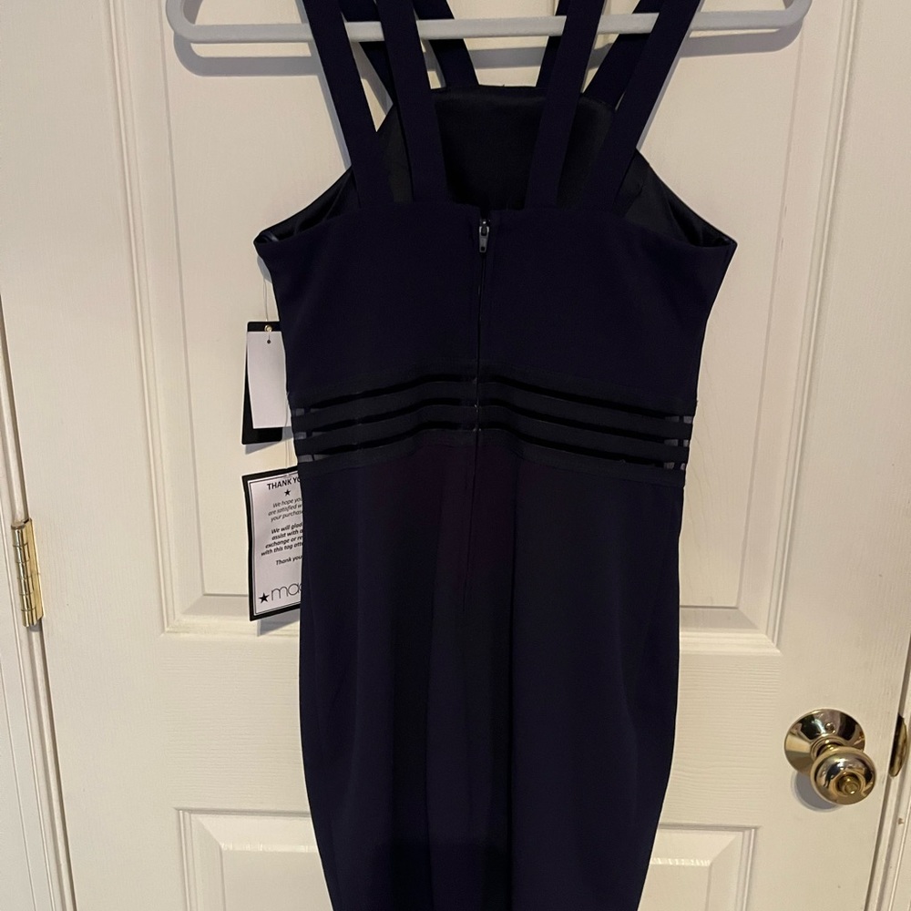NWT Navy Cocktail Dress Sz 7. Classic style with a contemporary twist.
